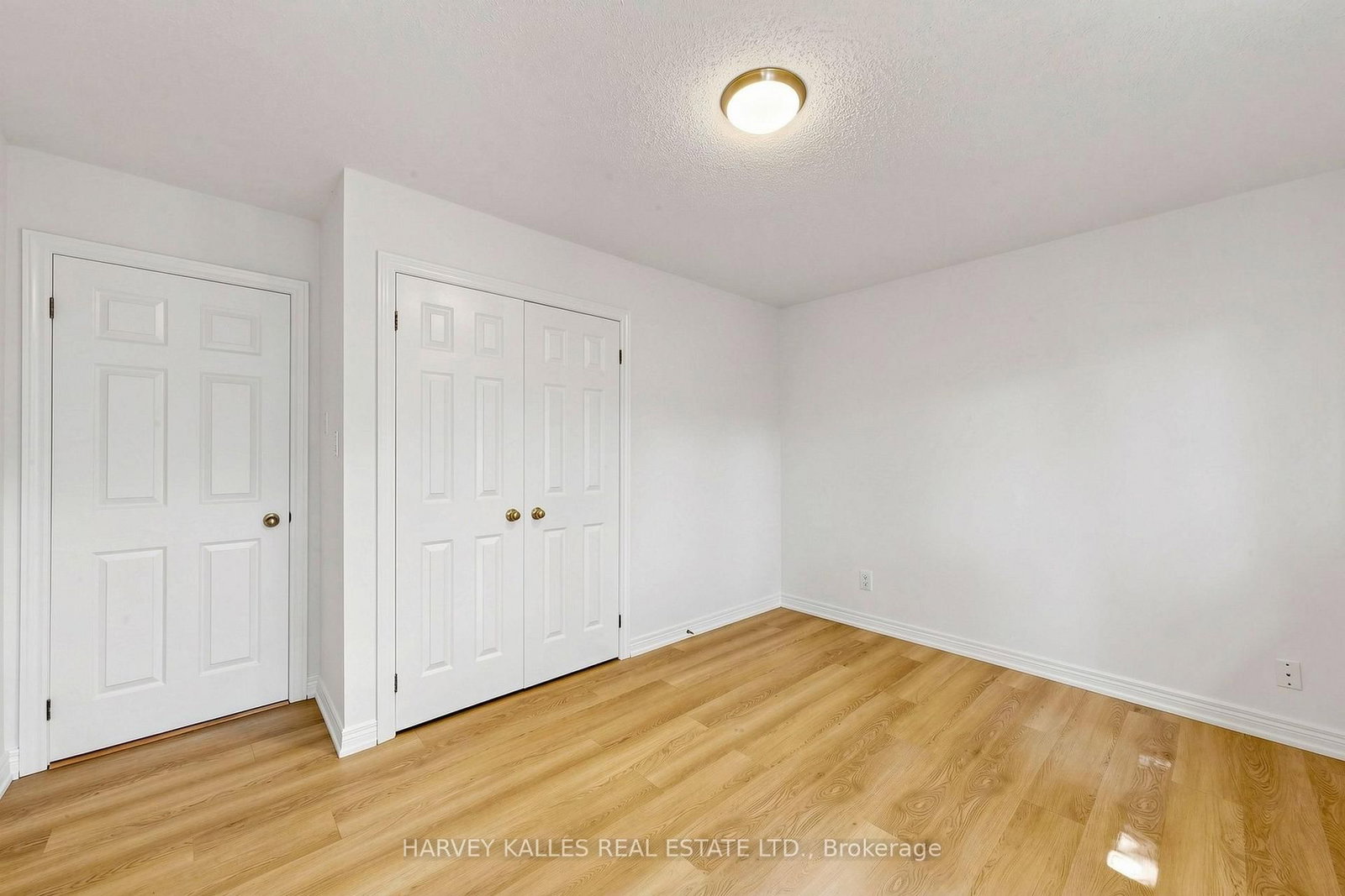 15 Woodville Avenue • Toronto, ON photo 26