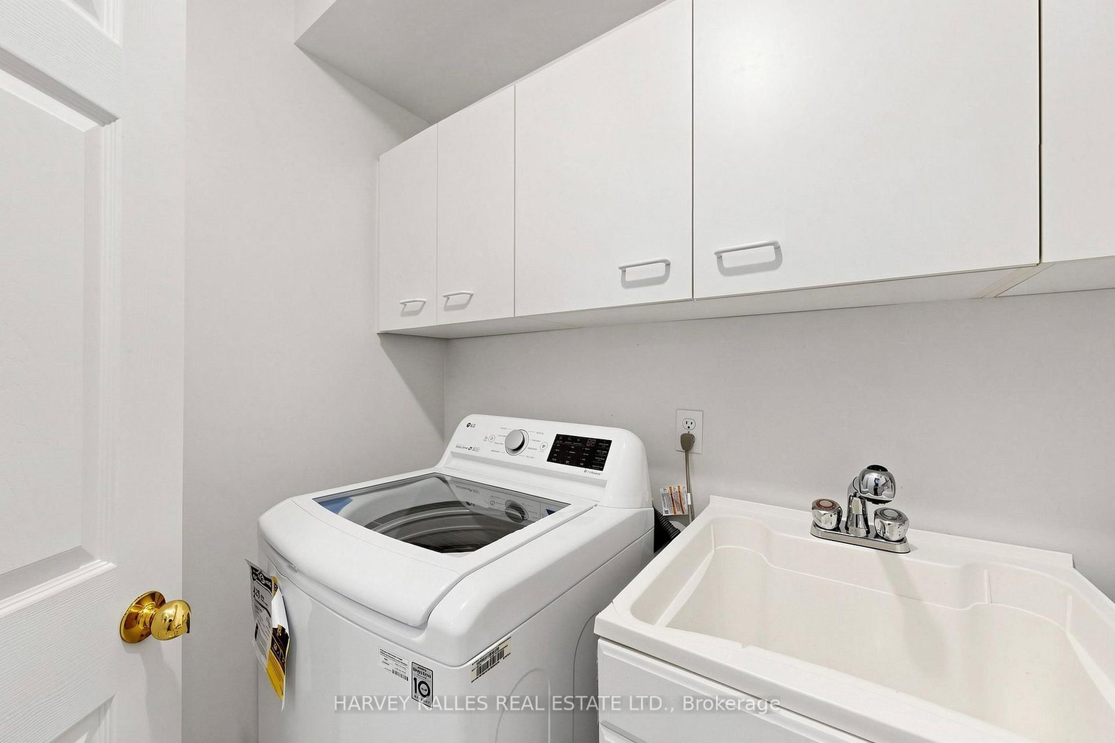 15 Woodville Avenue • Toronto, ON photo 34