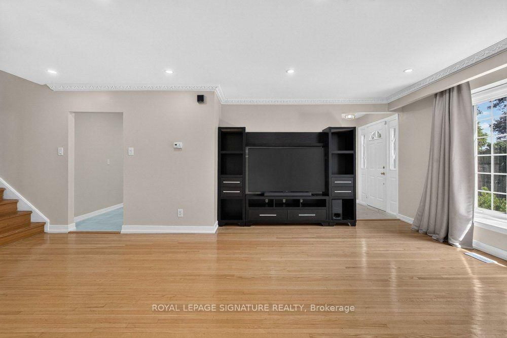 16 Earswick Drive • Toronto, ON photo 21