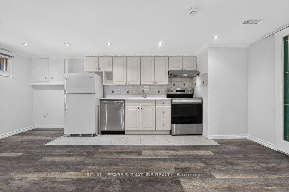 16 Earswick Drive • Toronto, ON photo 34