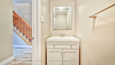 3 Raine Drive • Ajax, ON photo 9