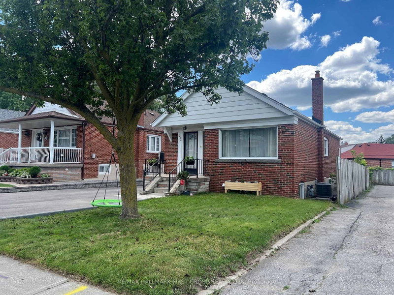 482 Warden Ave photo 4