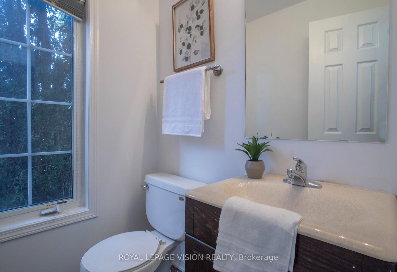 2 Laprade Square • Clarington, ON photo 17