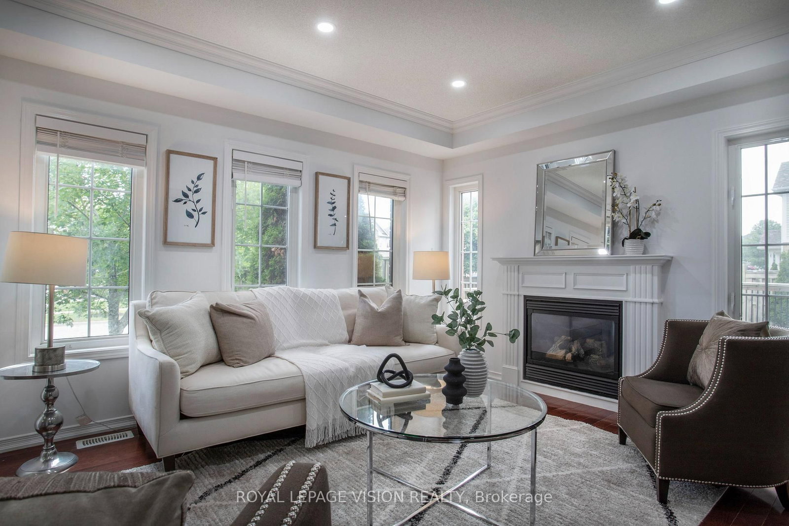 2 Laprade Square • Clarington, ON photo 8