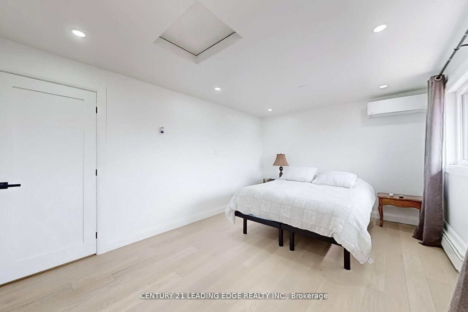 20 Bypass Court • Toronto, ON photo 14