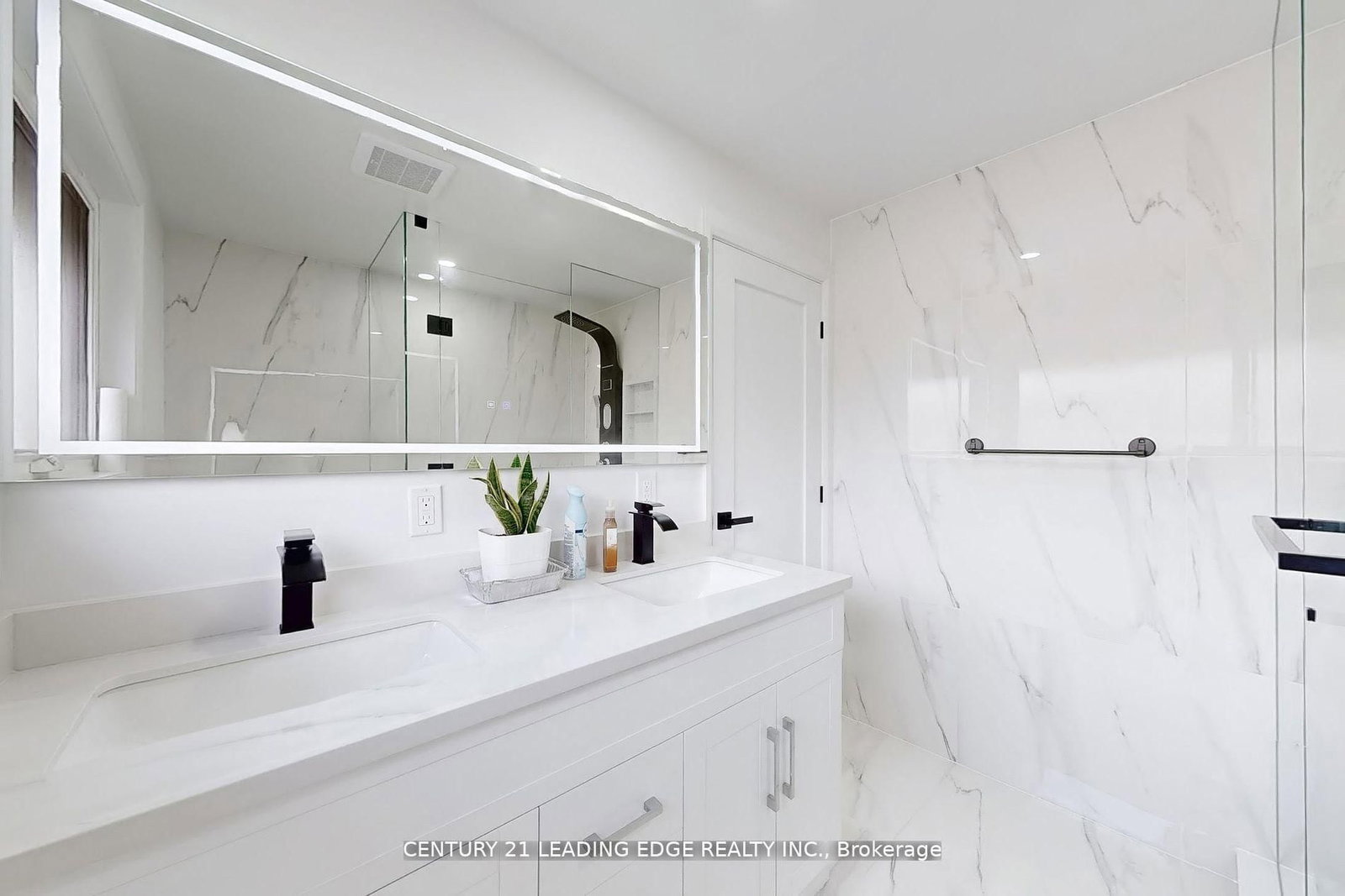 20 Bypass Court • Toronto, ON photo 16