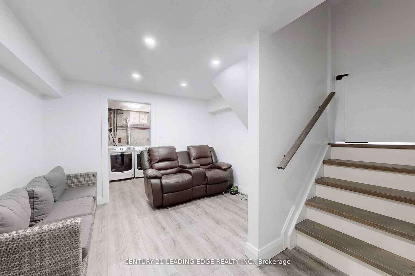 20 Bypass Court • Toronto, ON photo 19