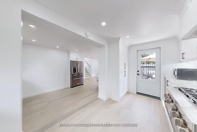 20 Bypass Court • Toronto, ON photo 9