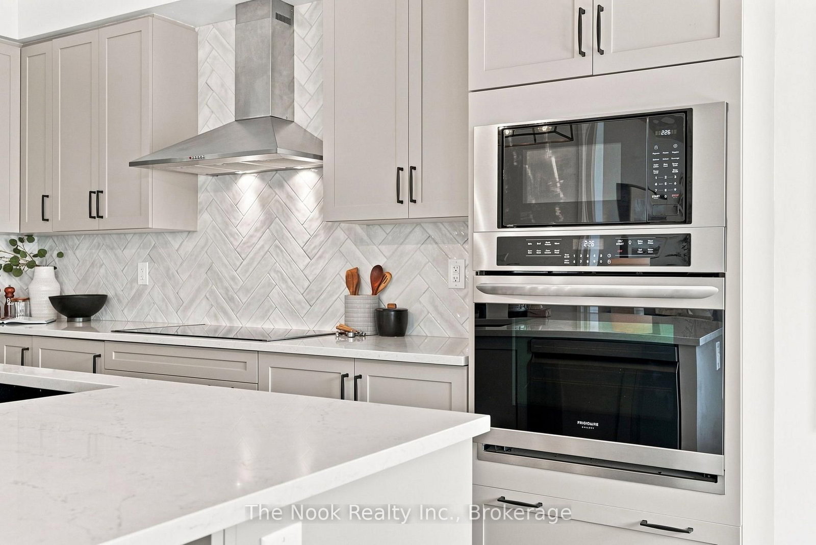 100 Woolacott Lane • Clarington, ON photo 12