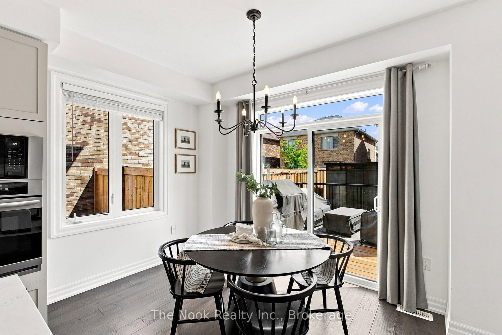 100 Woolacott Lane • Clarington, ON photo 13