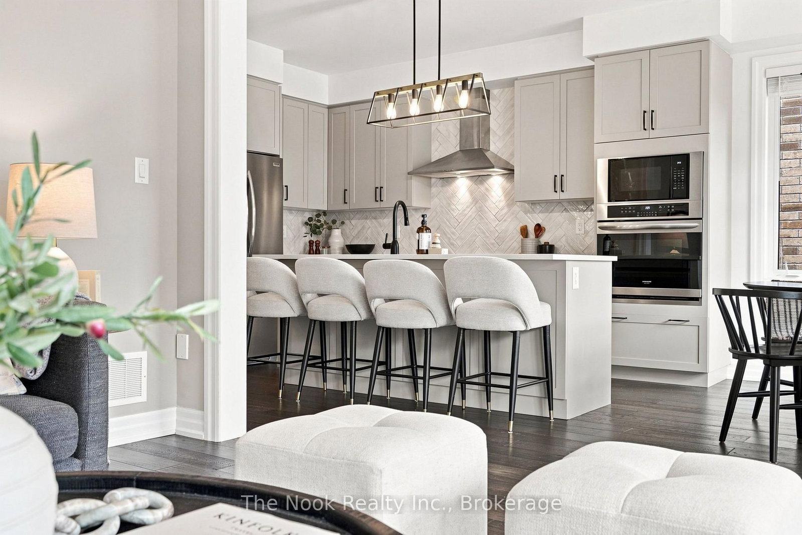 100 Woolacott Lane • Clarington, ON photo 18