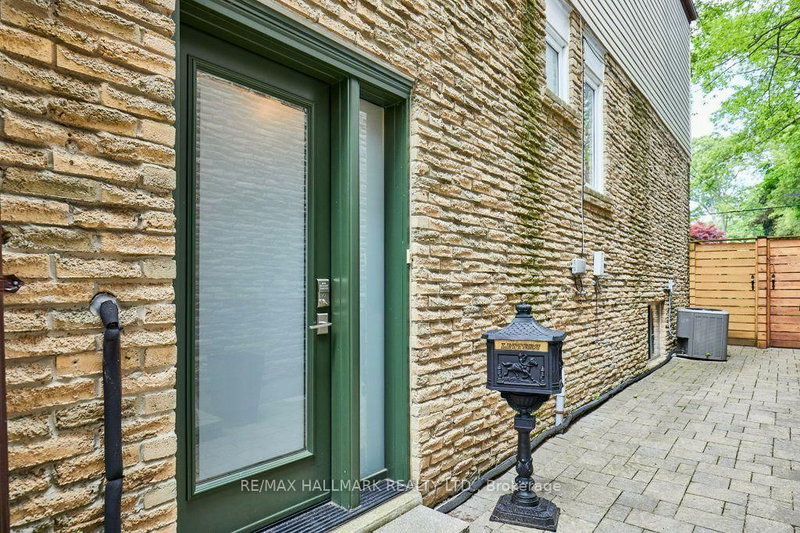 20 Pine Avenue