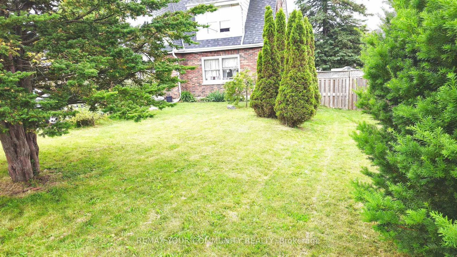 520 Cromwell Avenue • Oshawa, ON photo 17