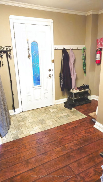 520 Cromwell Avenue • Oshawa, ON photo 2