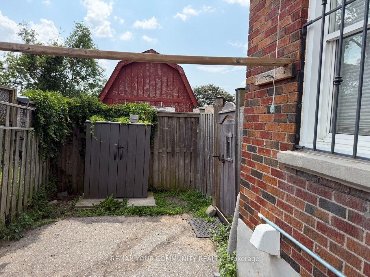 520 Cromwell Avenue • Oshawa, ON photo 20