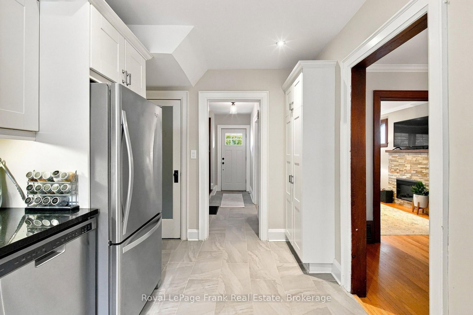 44 Mclaughlin Boulevard • Oshawa, ON photo 9