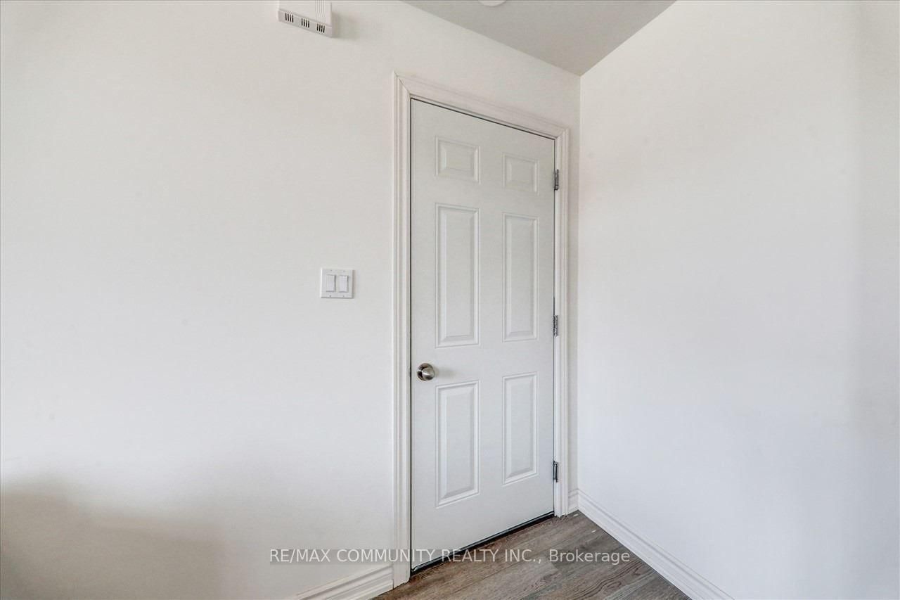 2718 William Jackson Drive • Pickering, ON photo 5
