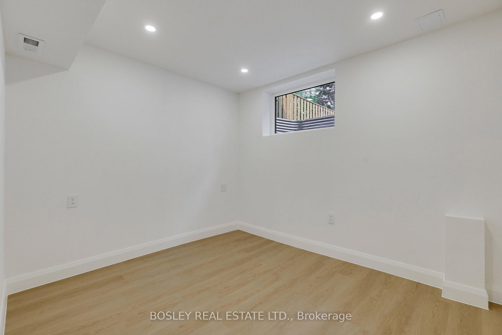 C-225 Gainsborough Rd, Toronto, view 15