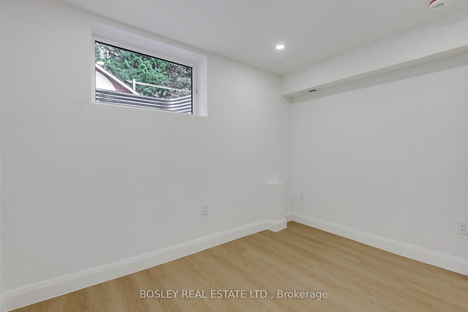 C-225 Gainsborough Rd, Toronto, view 16