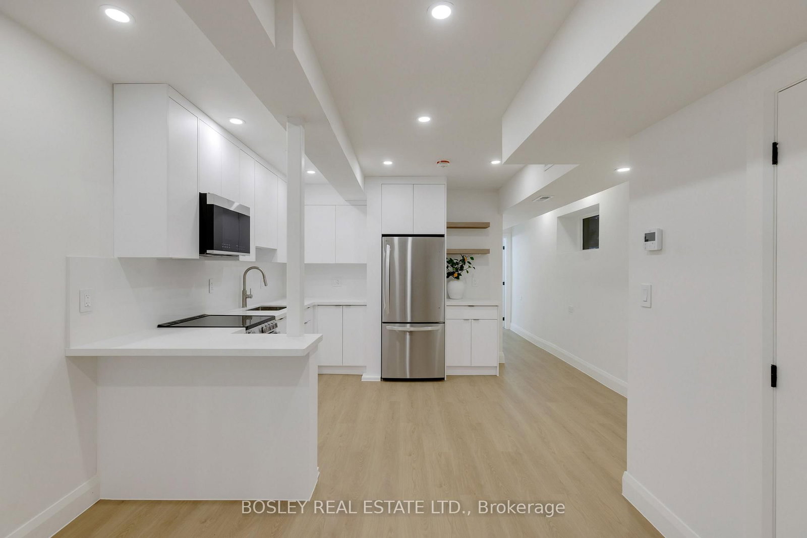 C-225 Gainsborough Rd, Toronto, view 8