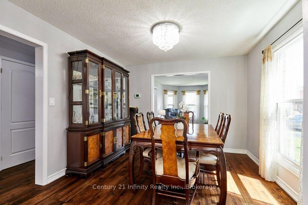 8 Murkar Crescent • Whitby, ON photo 13