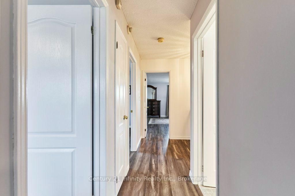 8 Murkar Crescent • Whitby, ON photo 18