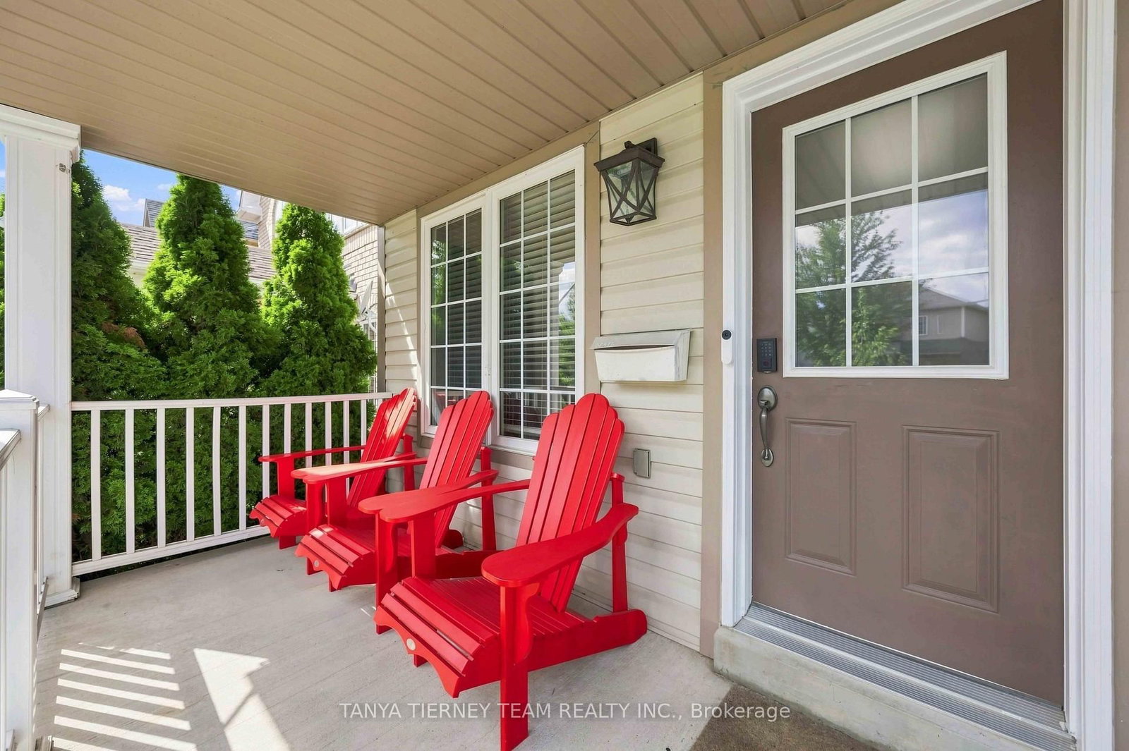 828 Taggart Crescent • Oshawa, ON photo 4