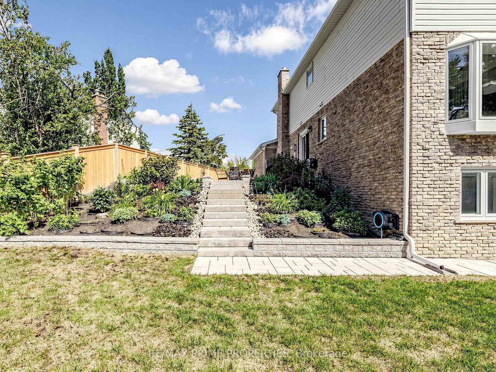19 Post Horn Grove • Toronto, ON photo 39
