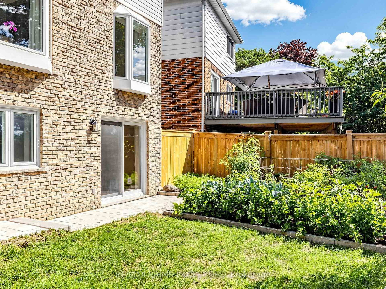 19 Post Horn Grove • Toronto, ON photo 40