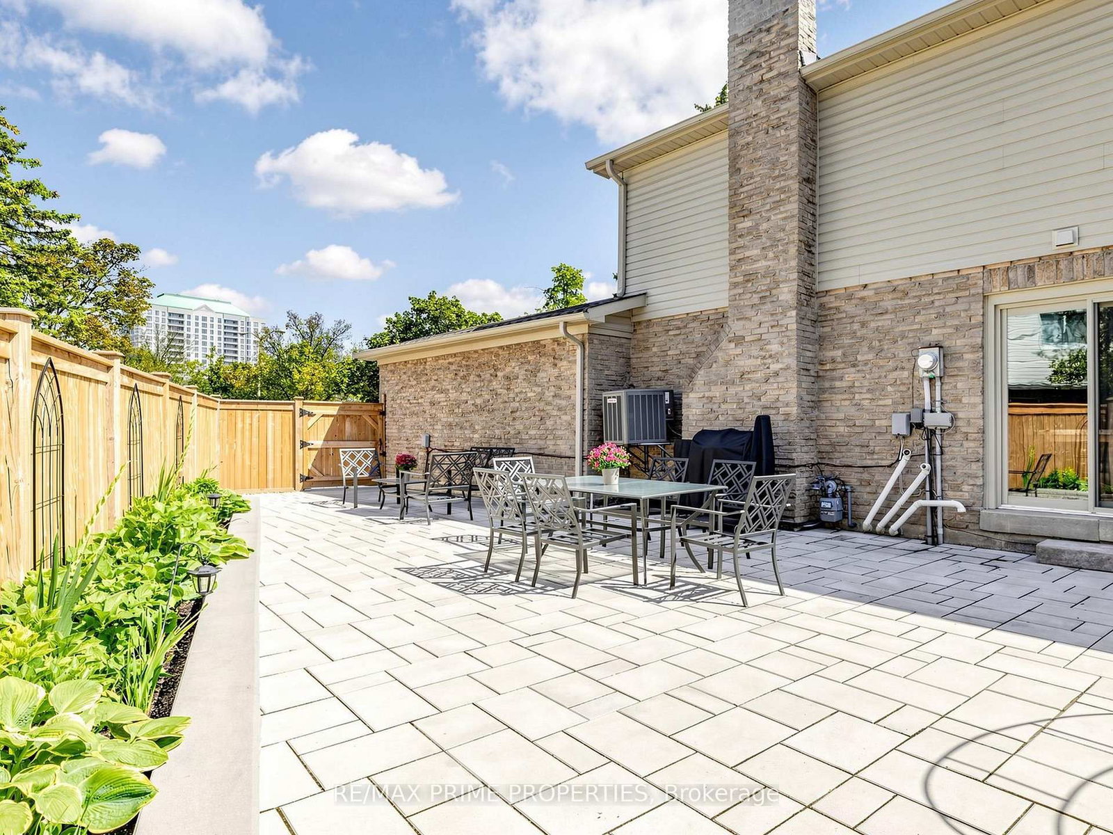 19 Post Horn Grove • Toronto, ON photo 41