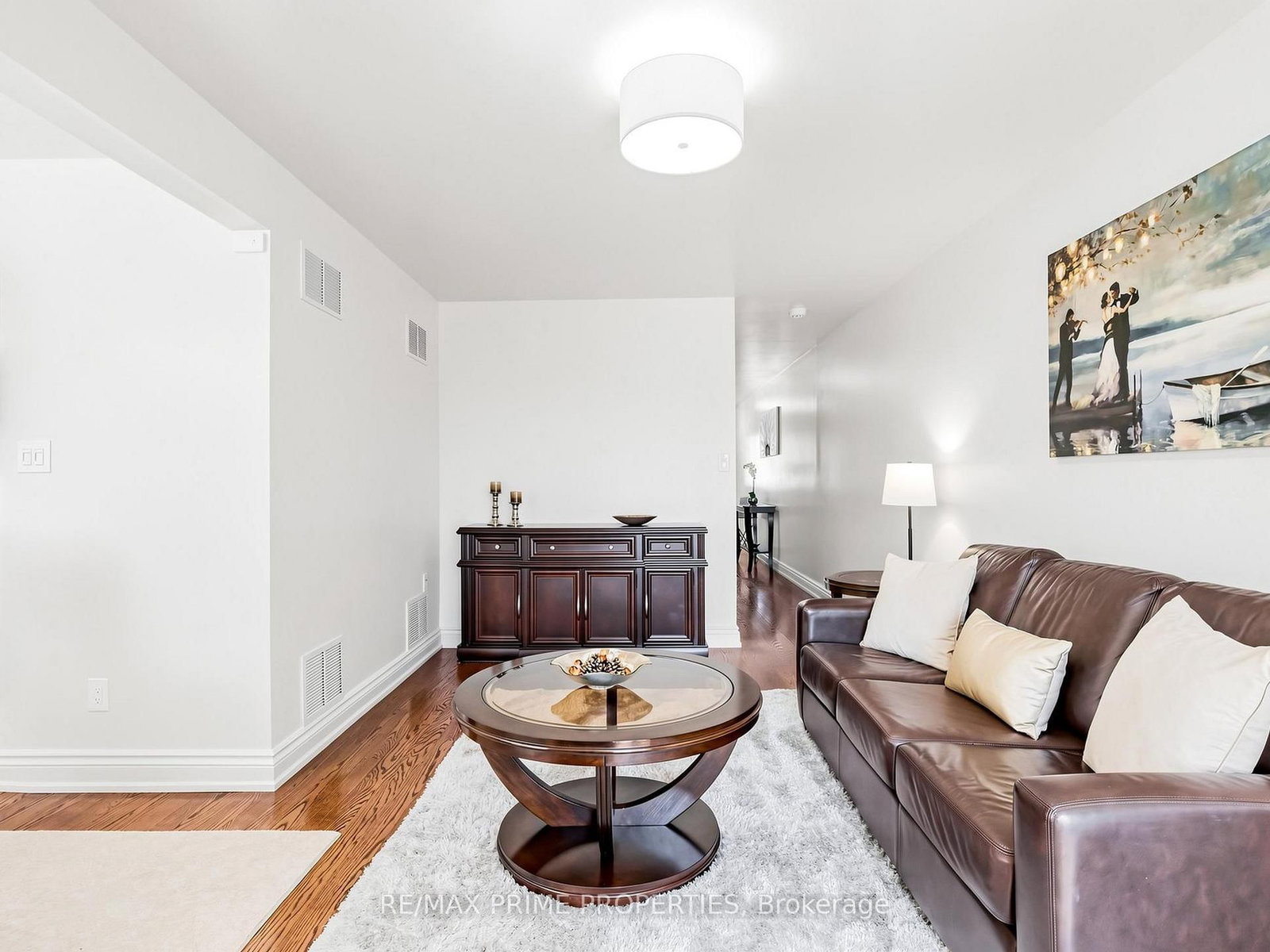 19 Post Horn Grove • Toronto, ON photo 9