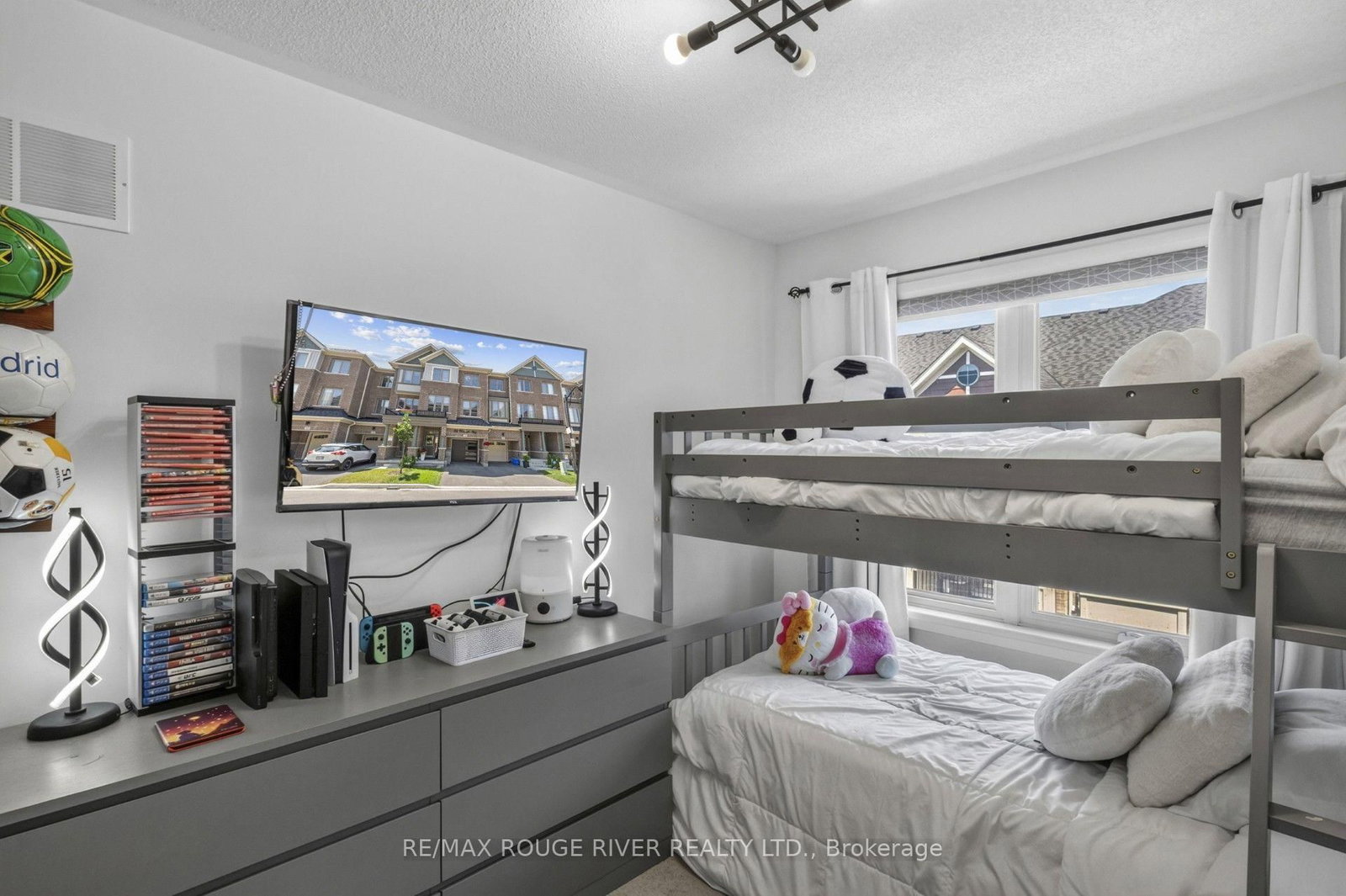 24 Waterside Way • Whitby, ON photo 37