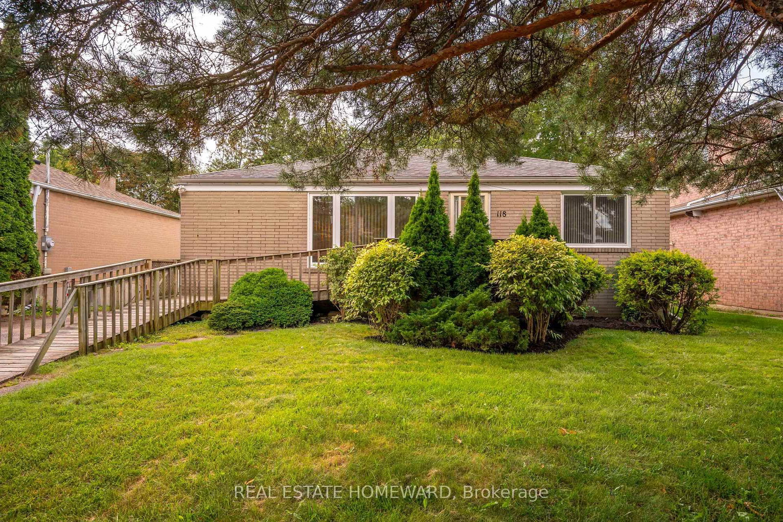 118 Zaph Avenue • Toronto, ON photo 1