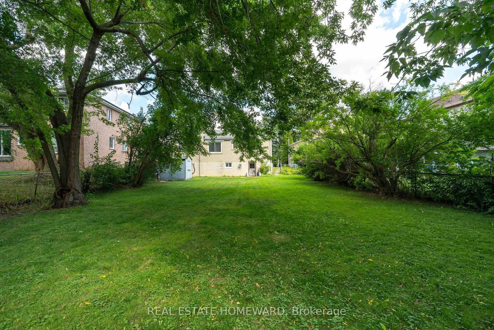 118 Zaph Avenue • Toronto, ON photo 37