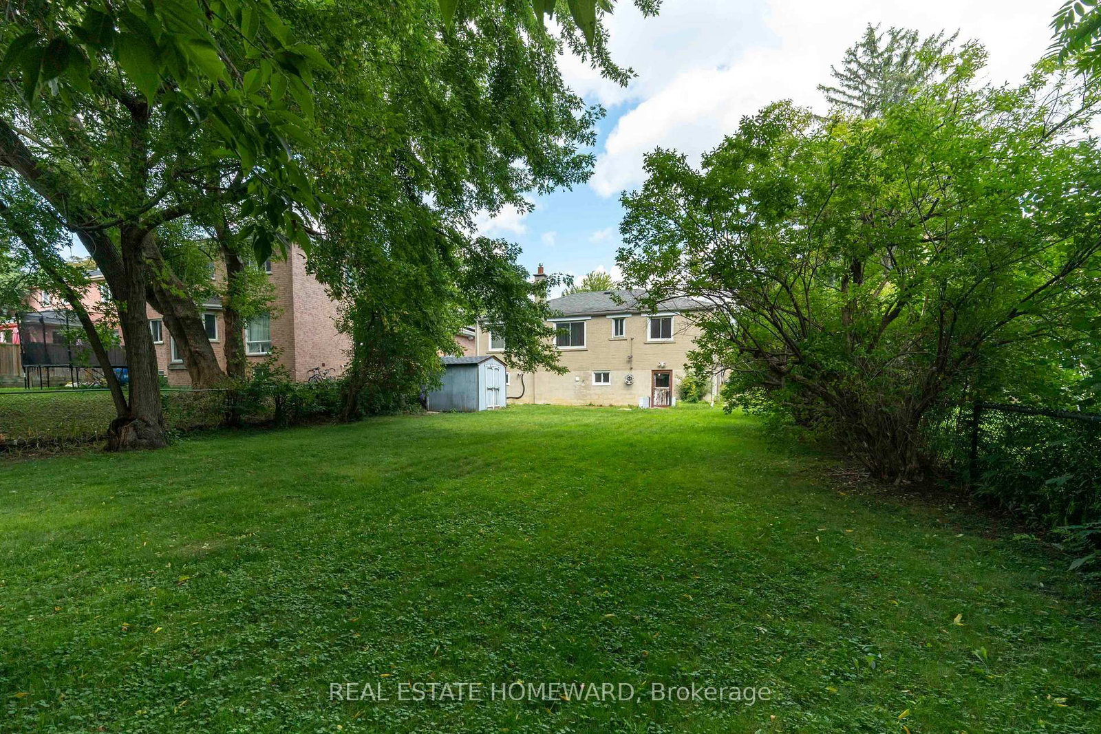 118 Zaph Avenue • Toronto, ON photo 38