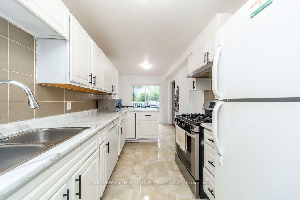 48 Dunthorne Court • Toronto, ON photo 13