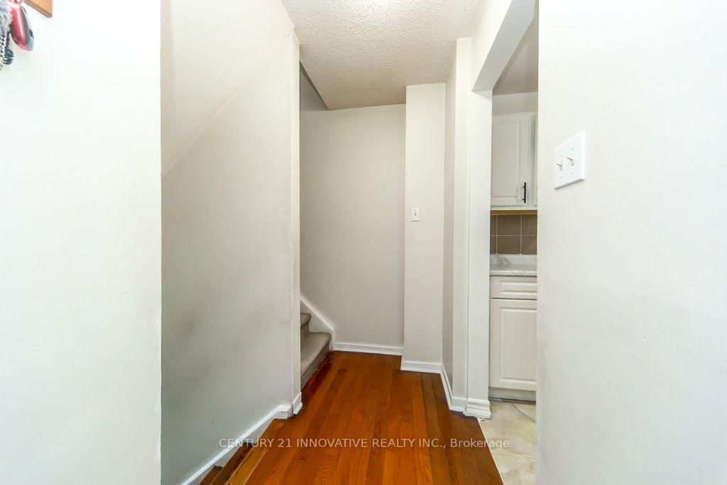 48 Dunthorne Court • Toronto, ON photo 20