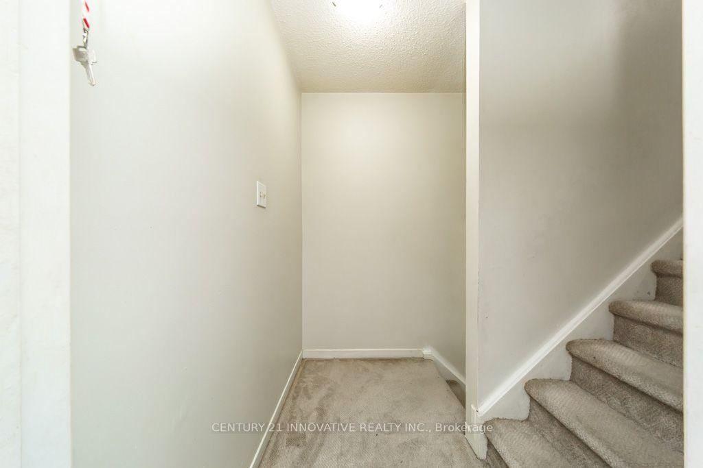 48 Dunthorne Court • Toronto, ON photo 21