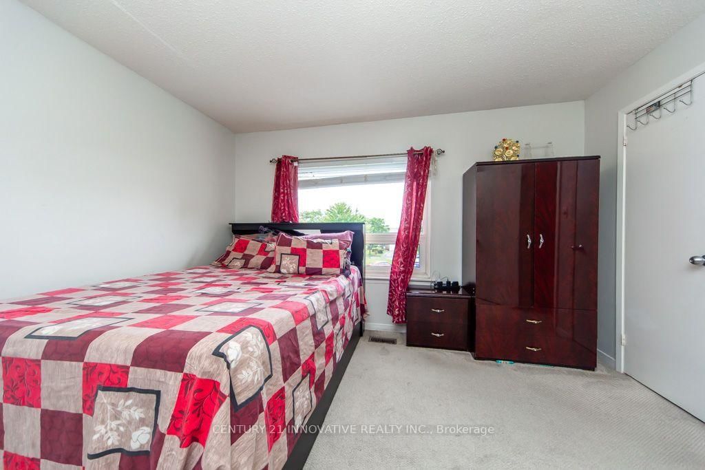 48 Dunthorne Court • Toronto, ON photo 23