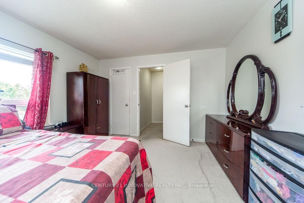 48 Dunthorne Court • Toronto, ON photo 24