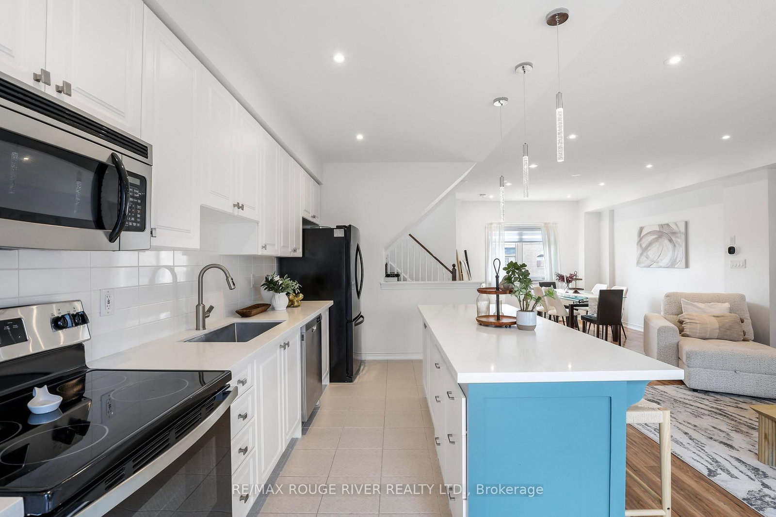 17 Devineridge Avenue • Ajax, ON photo 10