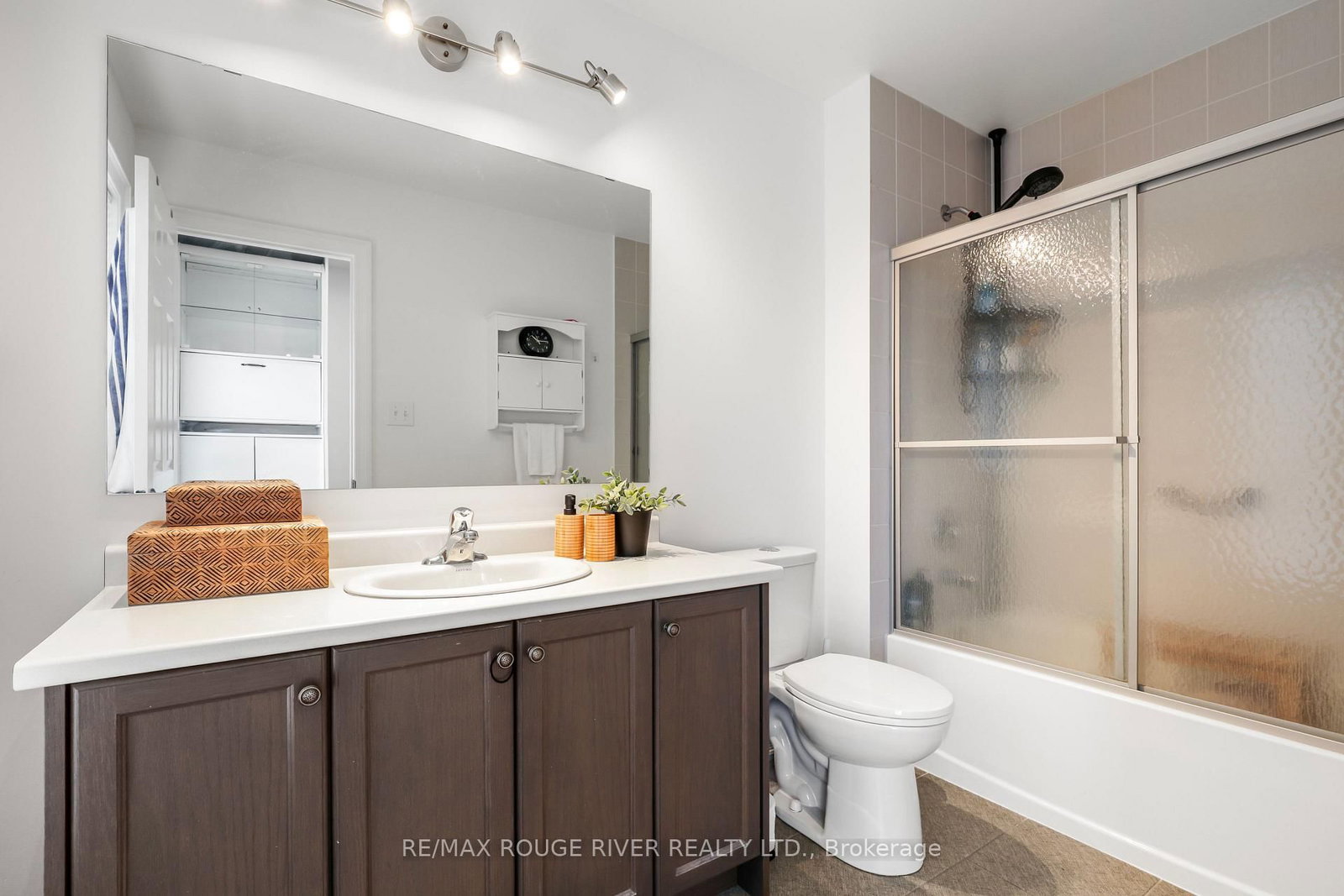 17 Devineridge Avenue • Ajax, ON photo 24
