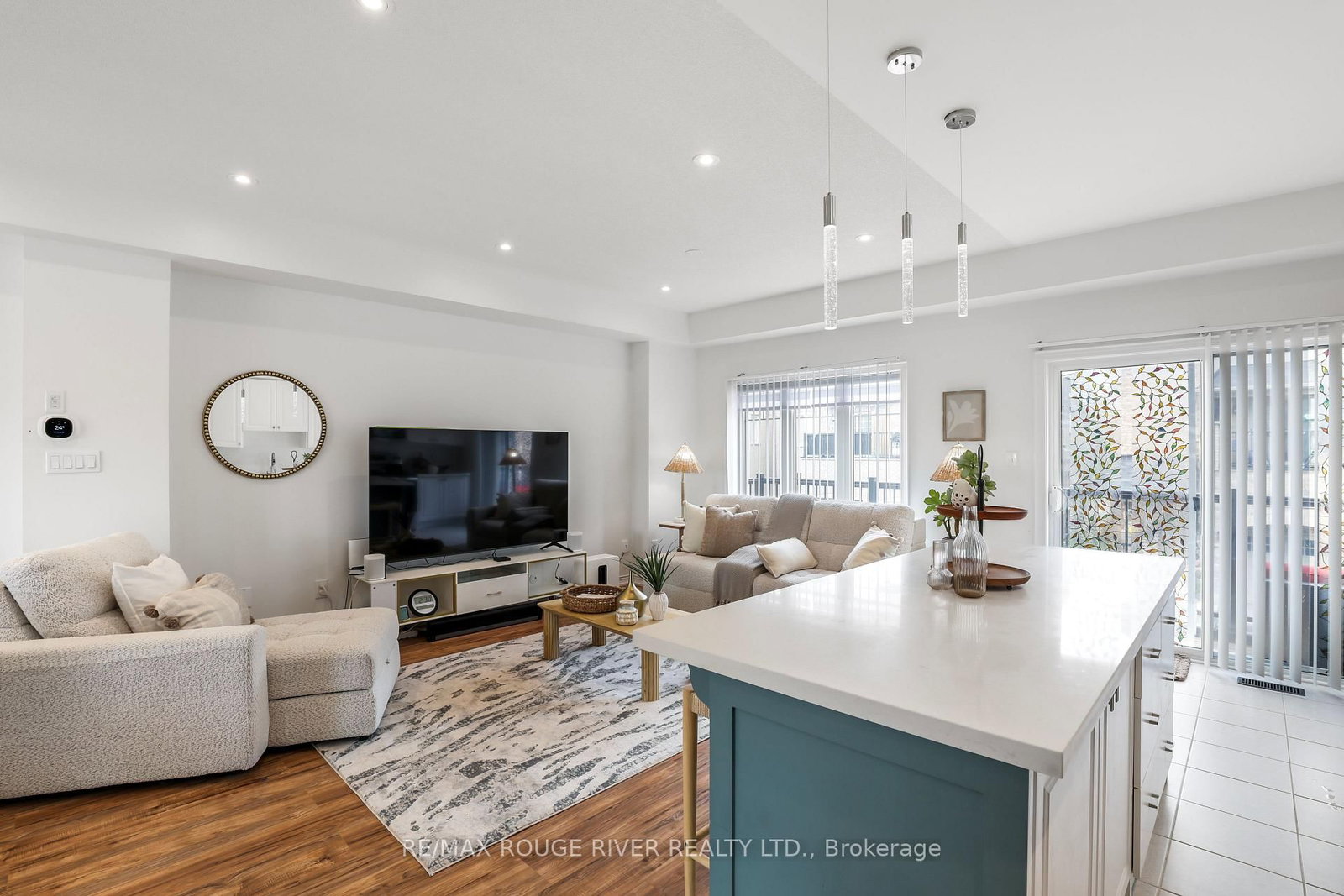 17 Devineridge Avenue • Ajax, ON photo 5