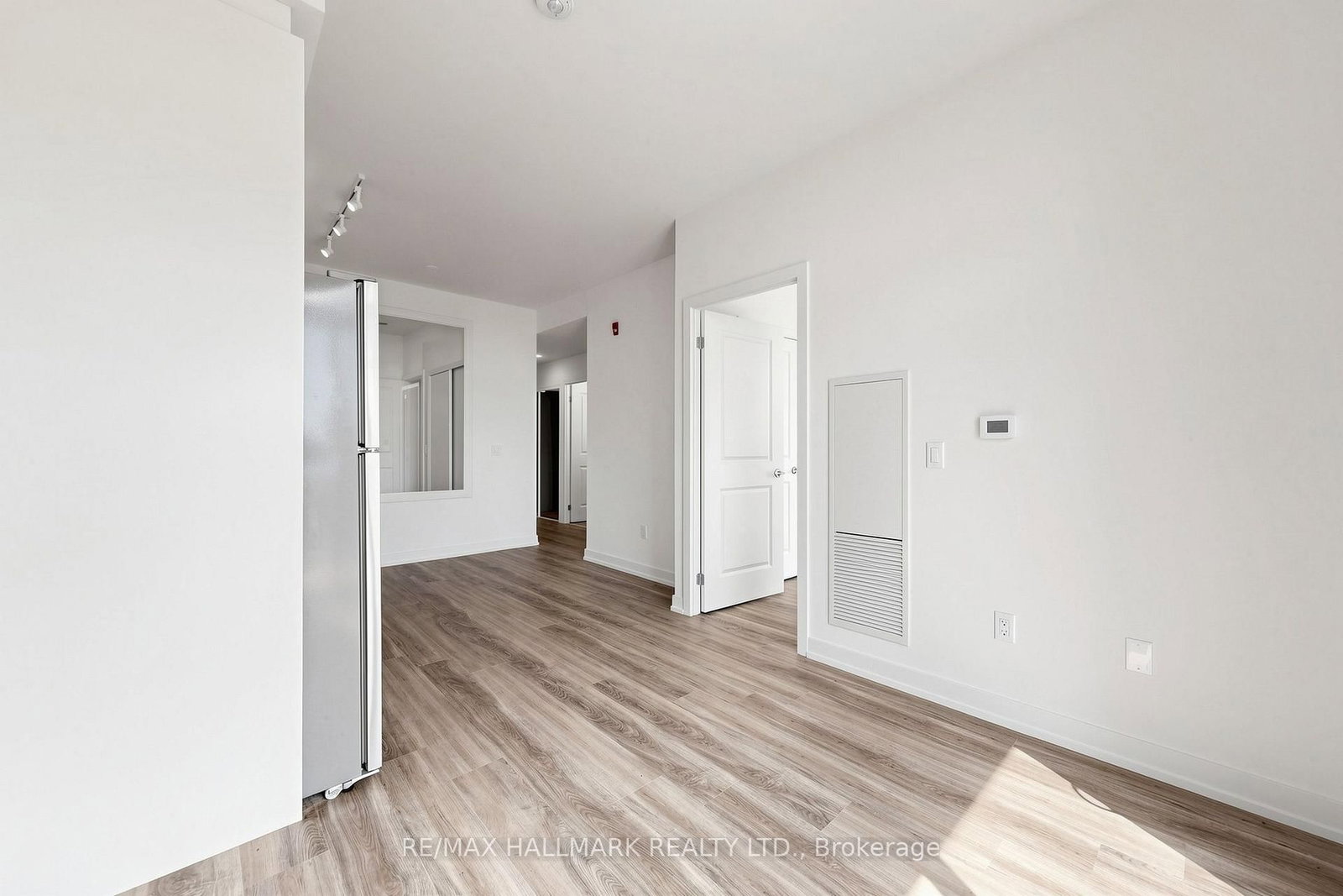 517-1010 Dundas St, Whitby, view 15