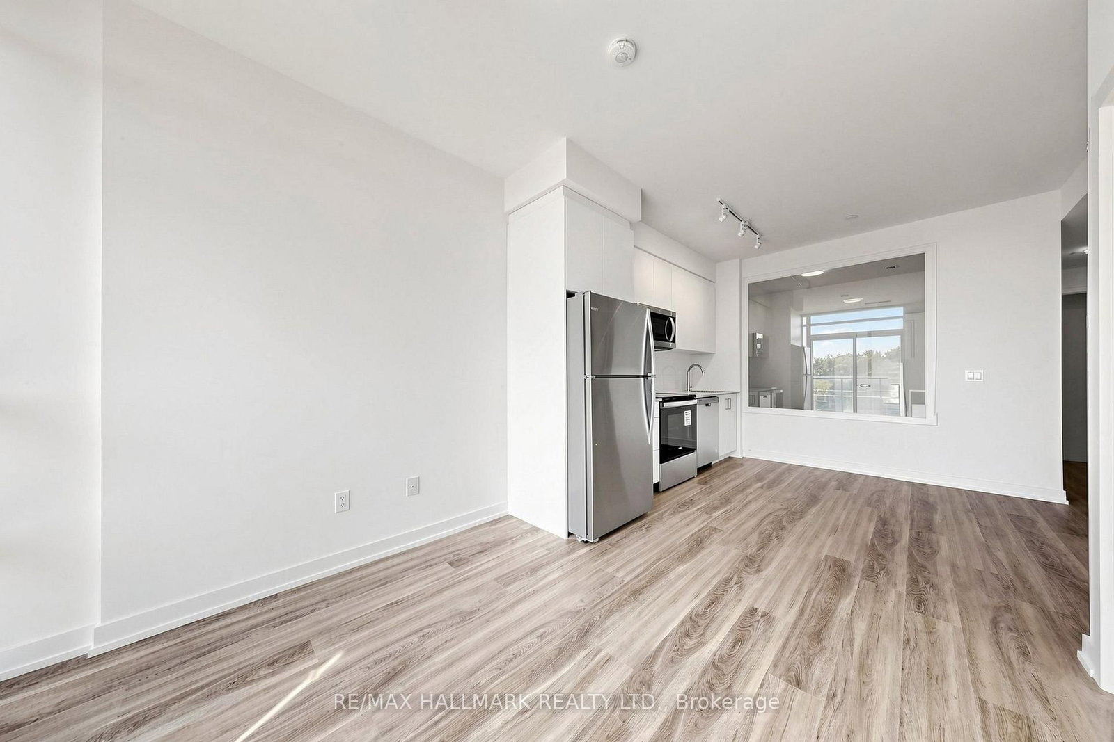 517-1010 Dundas St, Whitby, view 16