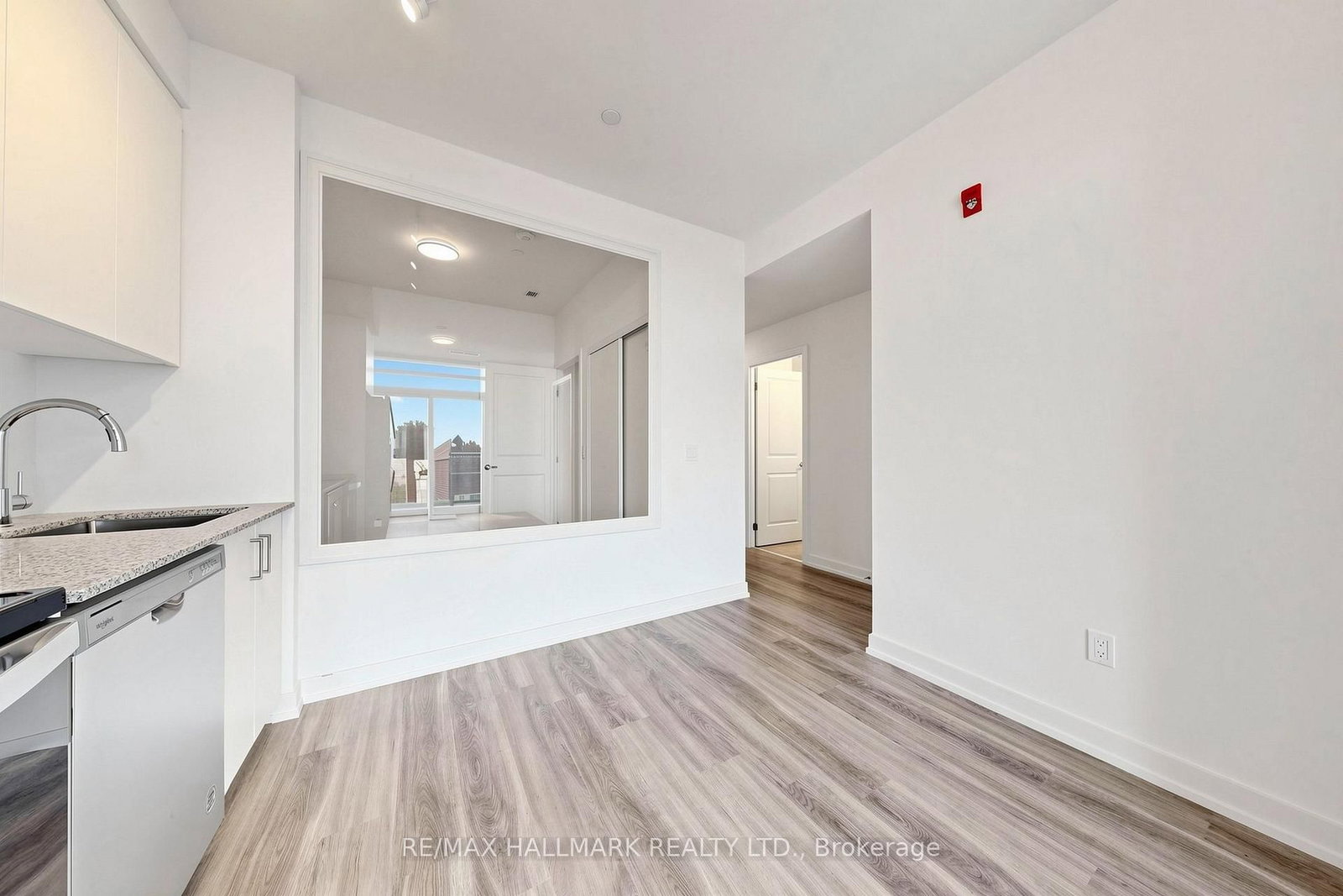 517-1010 Dundas St, Whitby, view 17