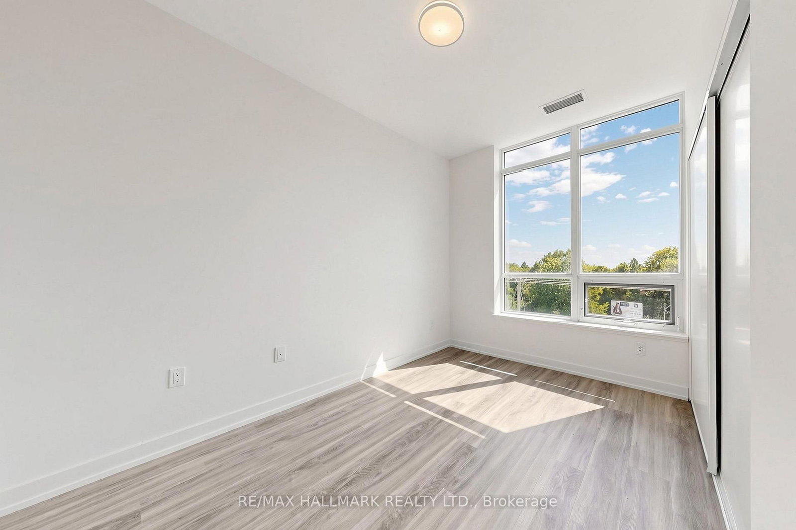 517-1010 Dundas St, Whitby, view 25