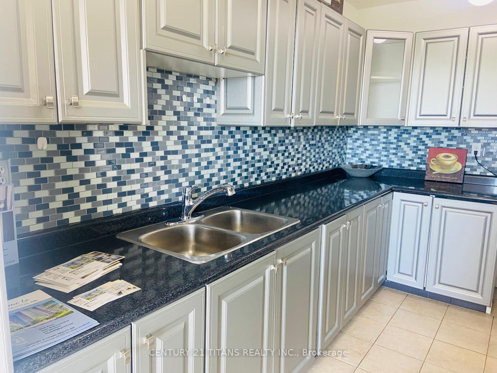 301 Prudential Drive • #907 • Toronto, ON photo 5