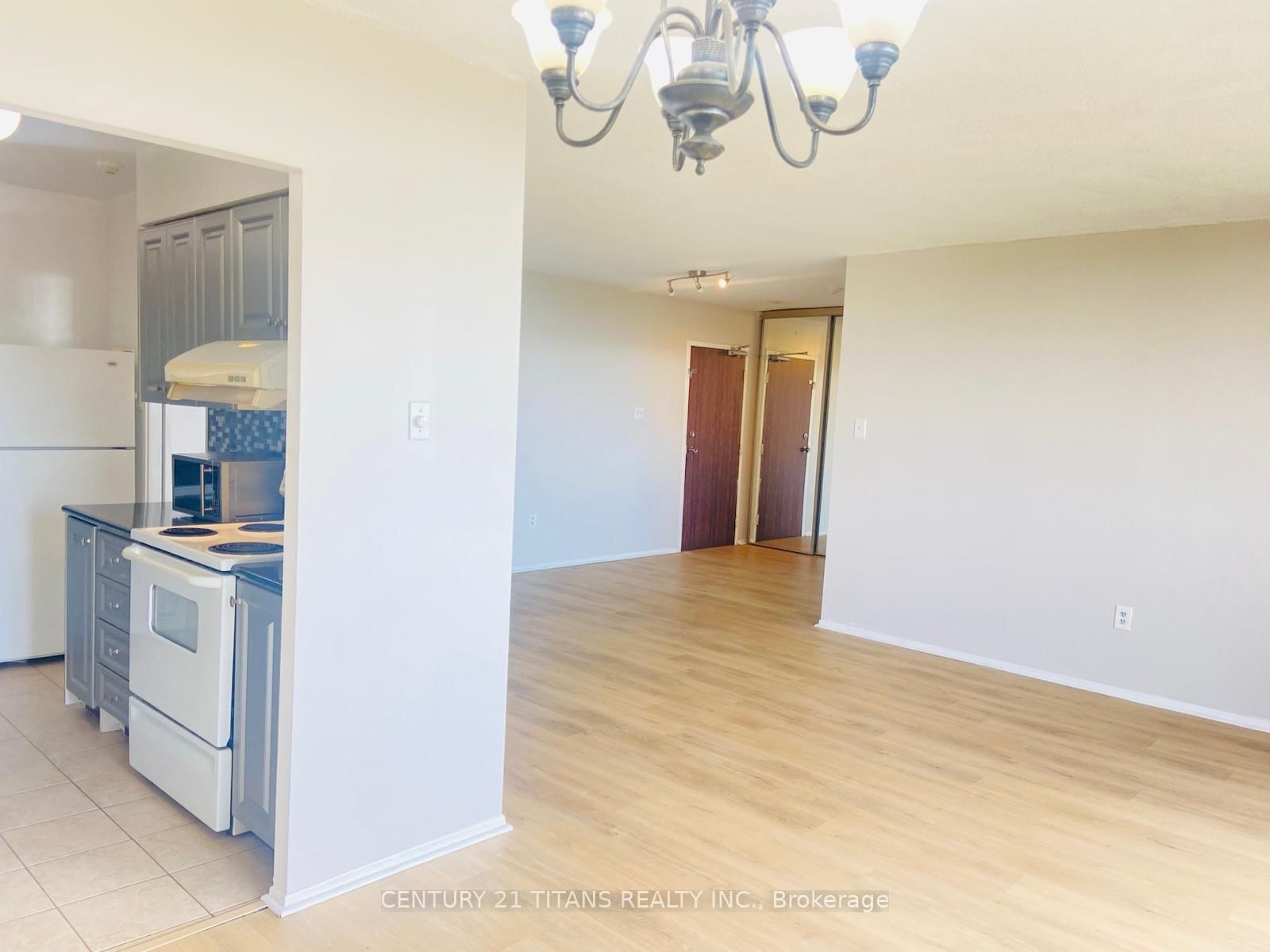 301 Prudential Drive • #907 • Toronto, ON photo 9
