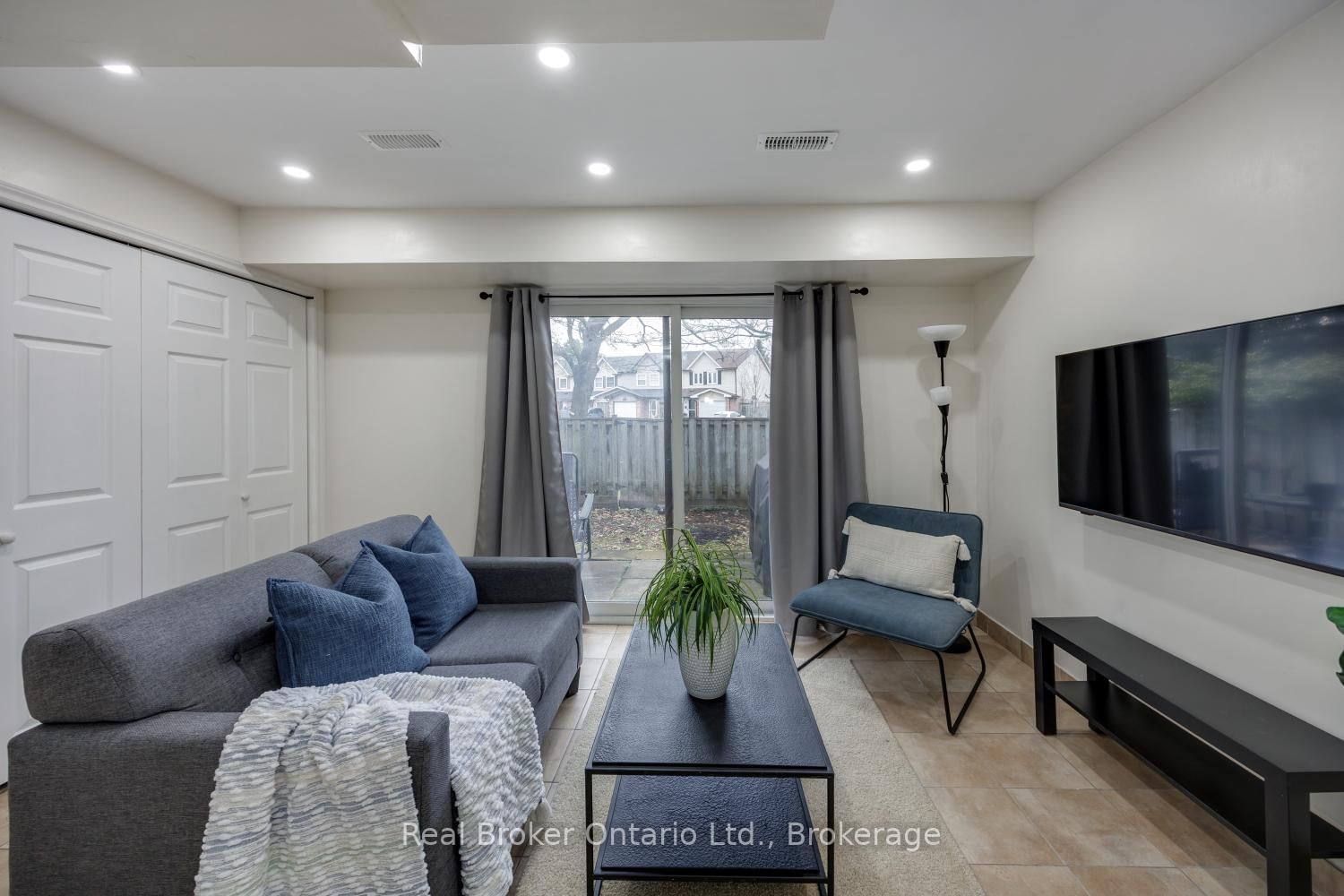 220 Ormond Drive • #30 • Oshawa, ON photo 19